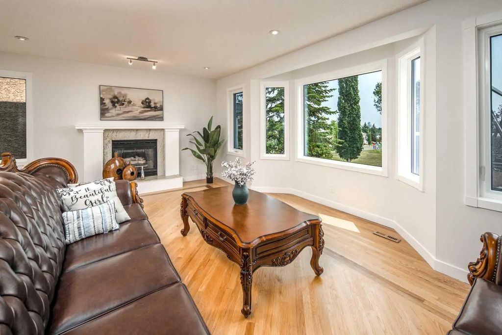 2612 Signal Hill Drive Sw, Calgary