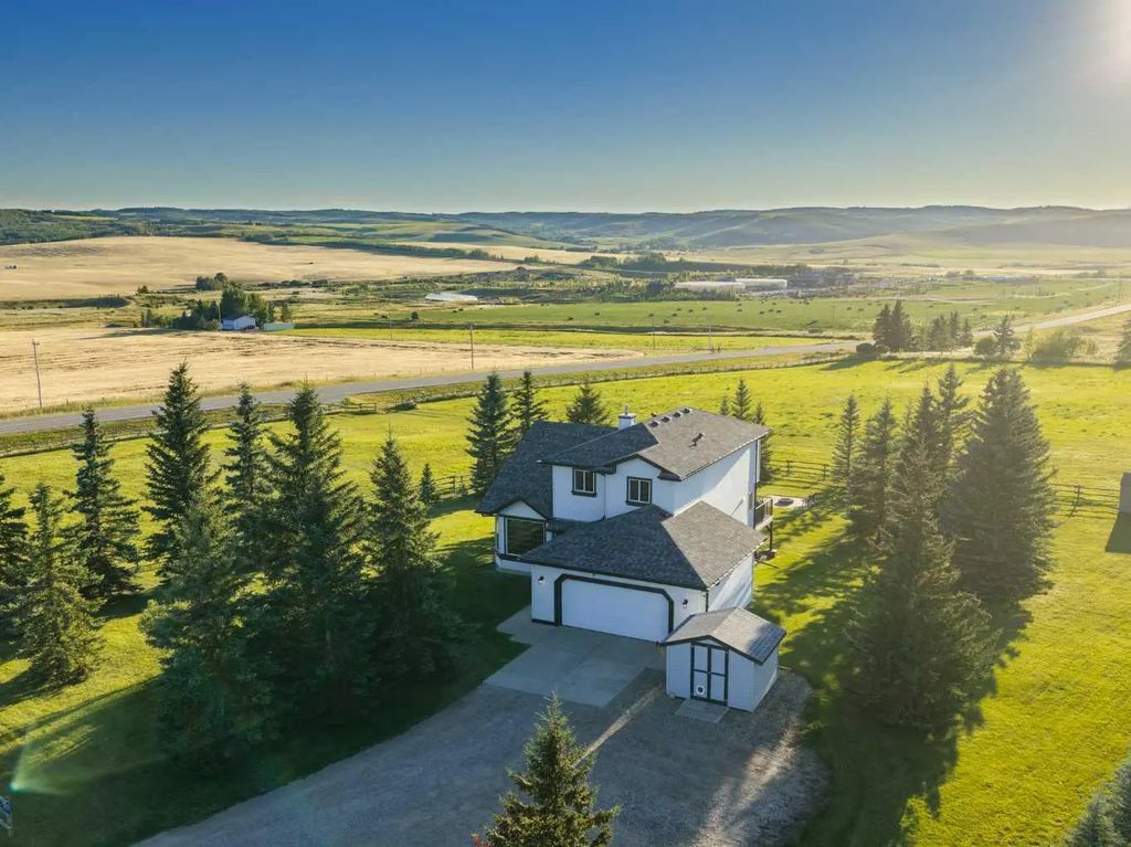 210243 102 Street W, Rural Foothills County