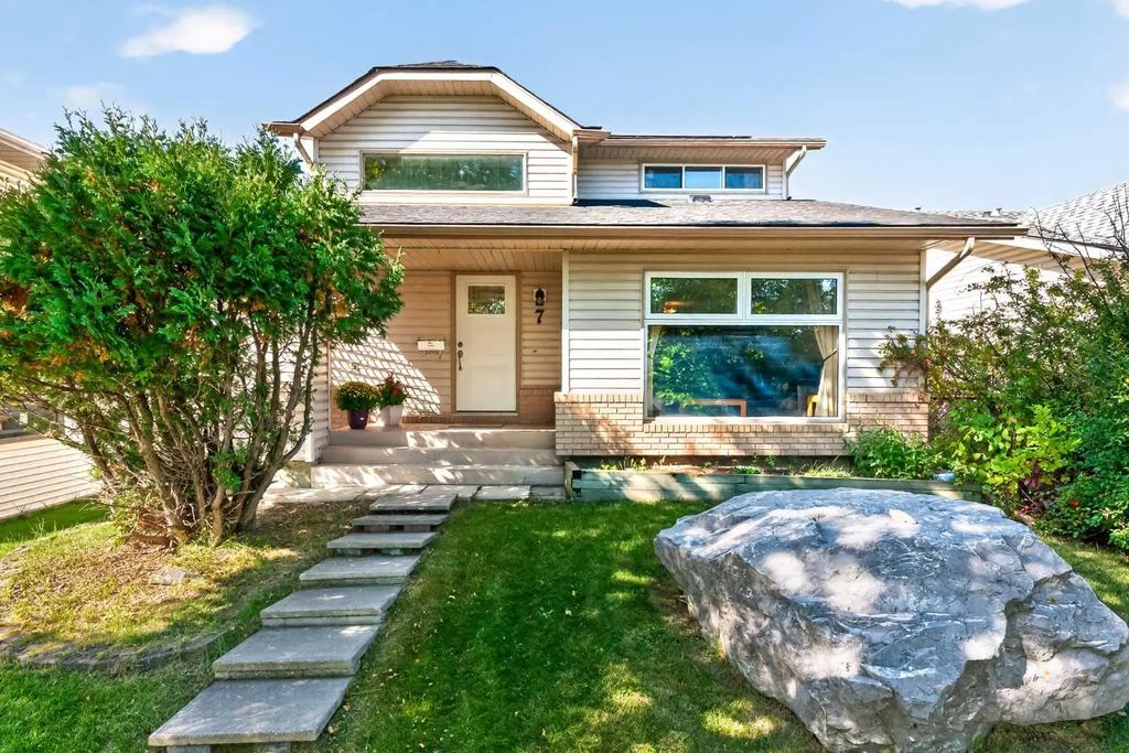 7 Woodbrook Way Sw, Calgary