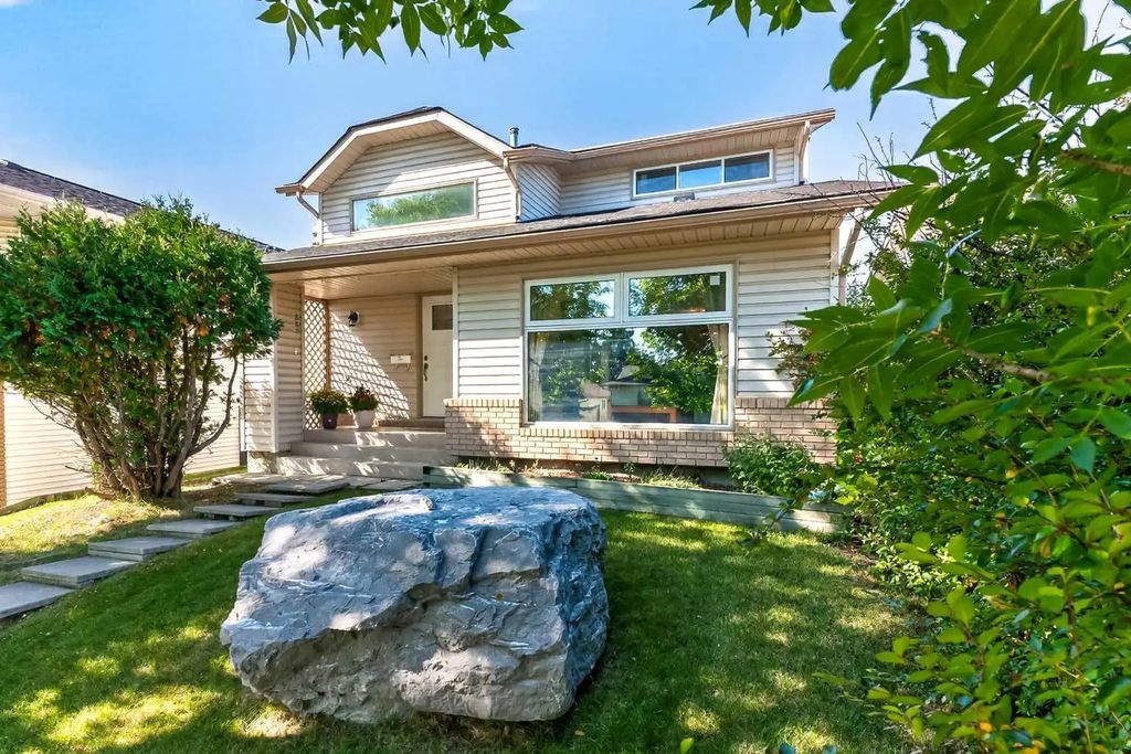 7 Woodbrook Way Sw, Calgary
