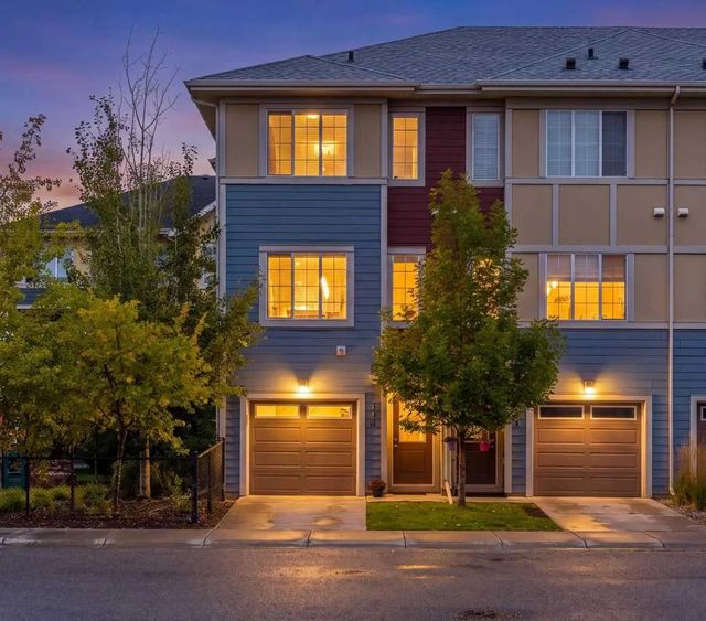 304 Marquis Lane Se, Calgary