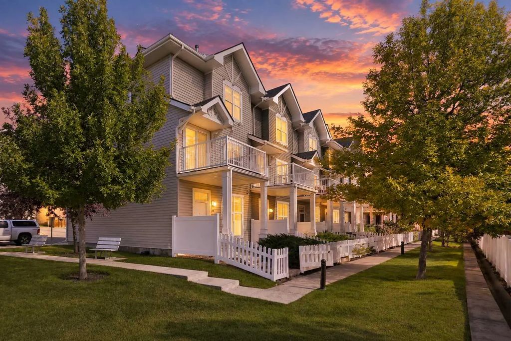 75 Toscana Gardens Nw, Calgary