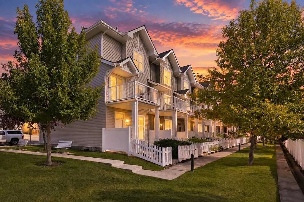 75 Toscana Gardens Nw, Calgary