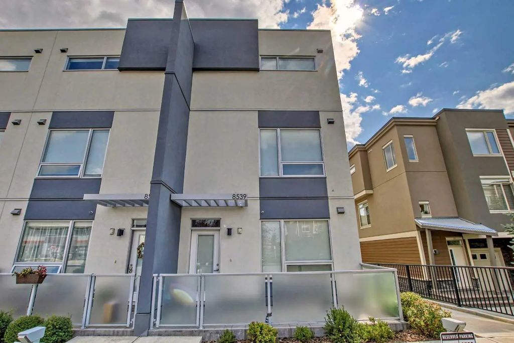 8539 8a Avenue Sw, Calgary