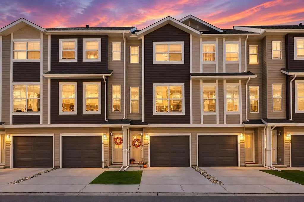 18 Legacy Path Se, Calgary