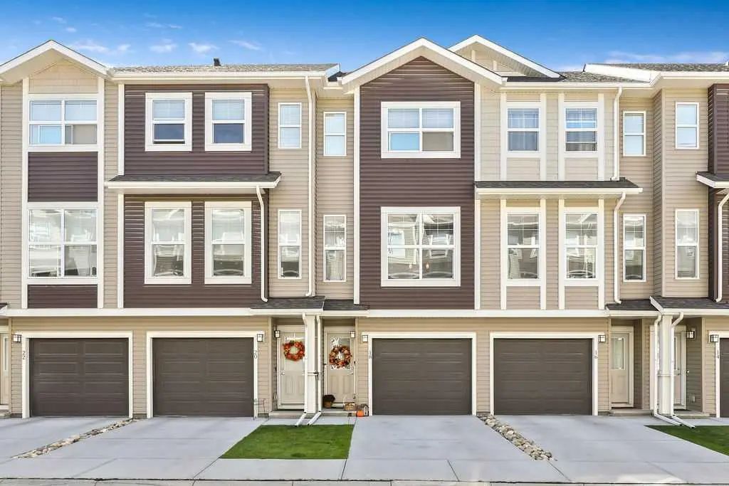 18 Legacy Path Se, Calgary