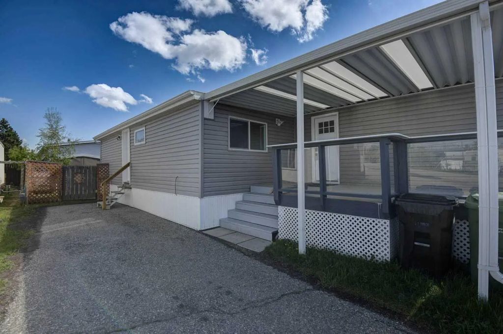 485 3223 83 Street Nw, Calgary