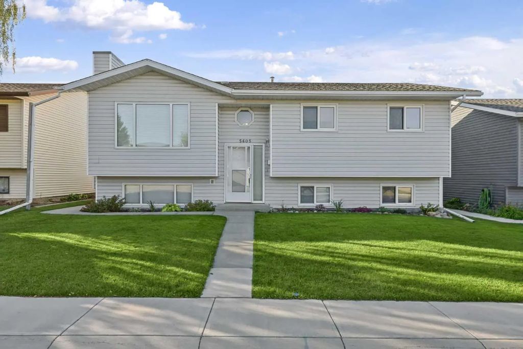 5605 43 Street Close , Olds