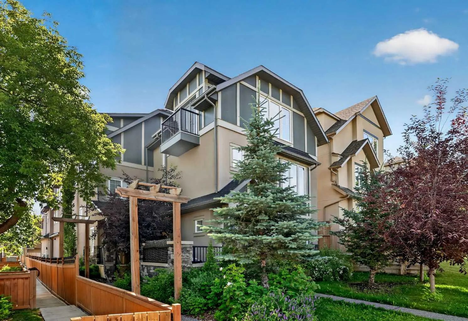4 2416 30 Street Southwest, Calgary – Residential Row/Townhouse Listing Photo 2
