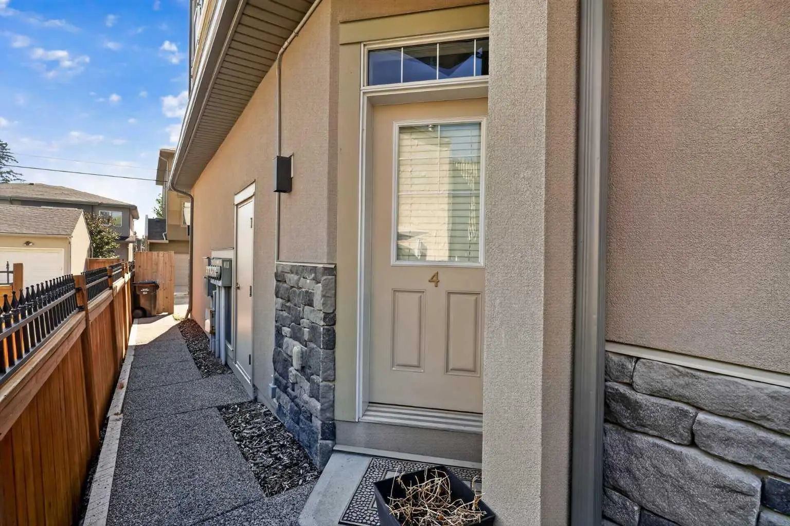4 2416 30 Street Southwest, Calgary – Residential Row/Townhouse Listing Photo 3
