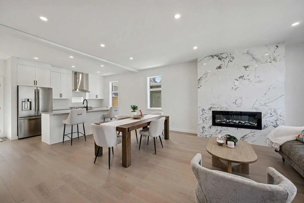 753 Centre Avenue Ne, Calgary