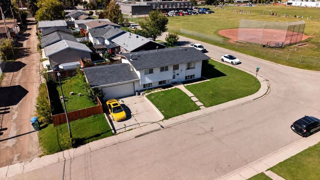 4843 7 Avenue Se, Calgary