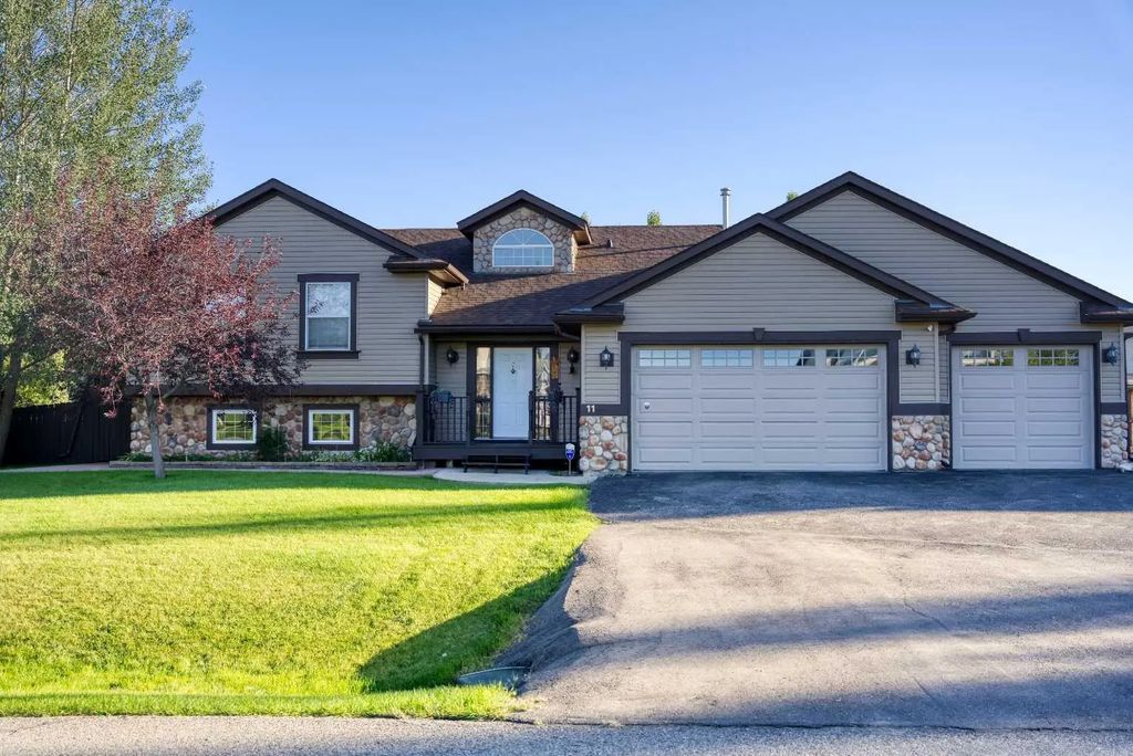 11 Wenstrom Crescent Ne, Langdon