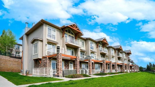 1 169 Rockyledge View Nw, Calgary