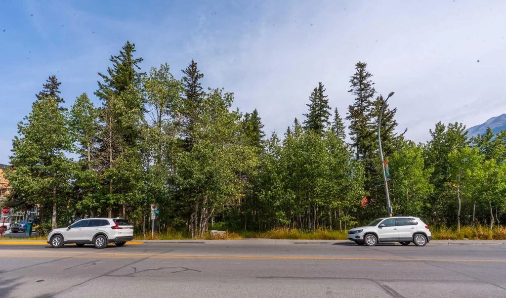 726 730 734 738 10th Street , Canmore