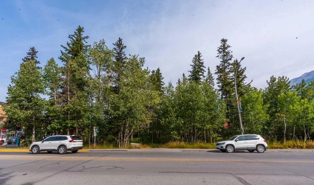 726 730 734 738 10th Street , Canmore