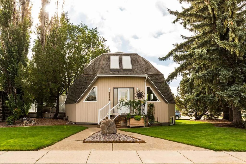 115 Iroquois Crescent W, Lethbridge