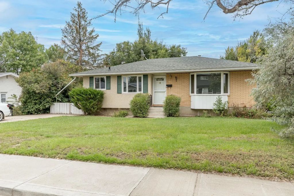 418 3 Avenue E, Bow Island