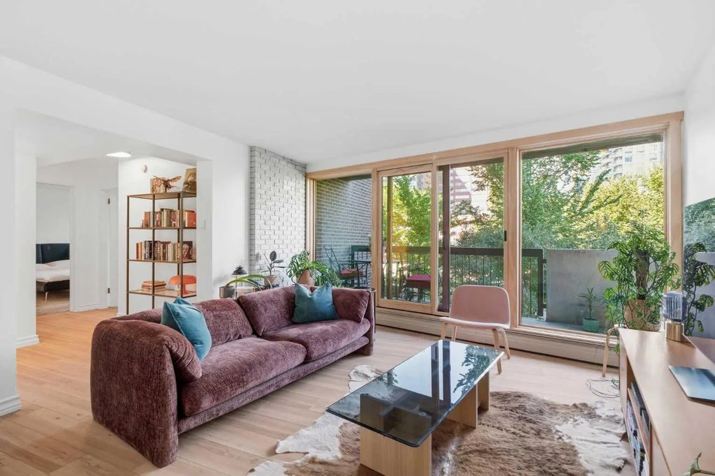 203 323 13 Avenue Sw, Calgary