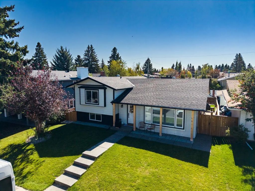 1215 Lake Twintree Drive Se, Calgary