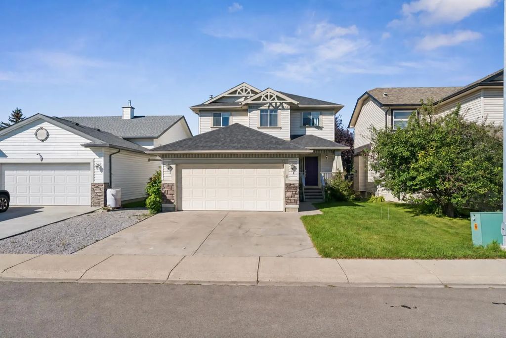 8 Fairways Place Nw, Airdrie