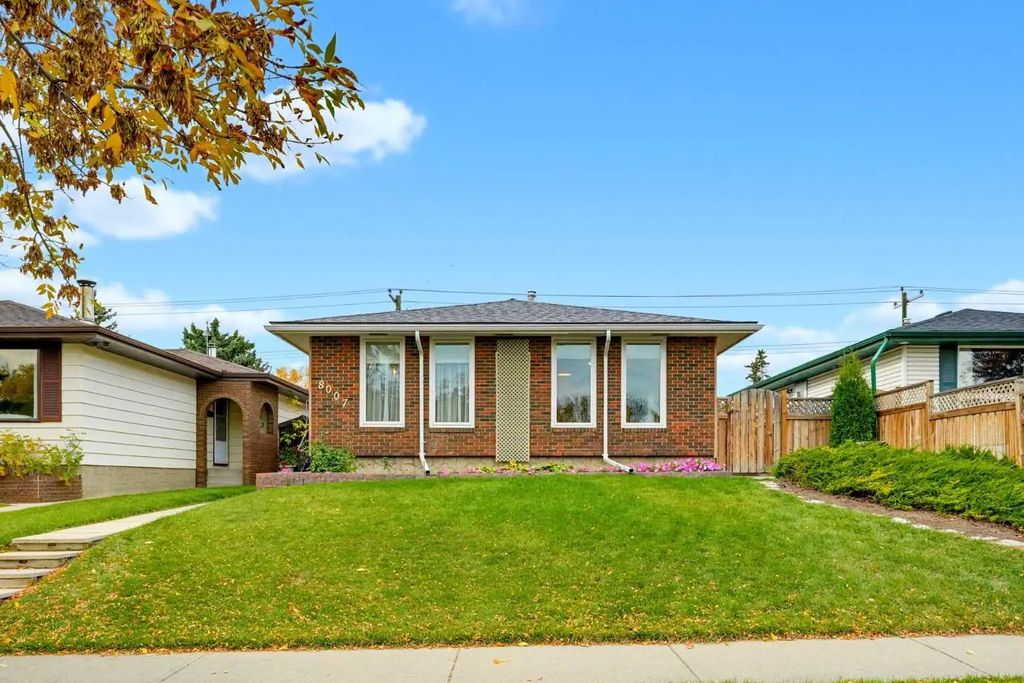 8007 Huntington Street Ne, Calgary
