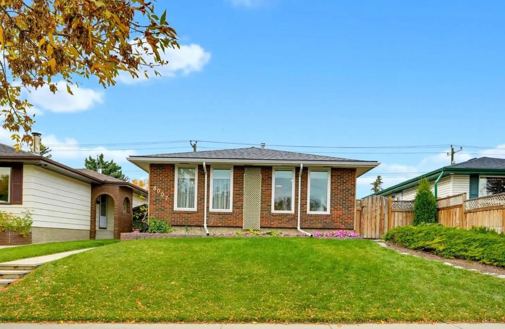 8007 Huntington Street Ne, Calgary