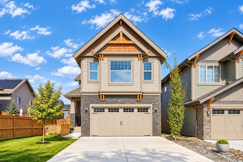 264 Riviera Way , Cochrane