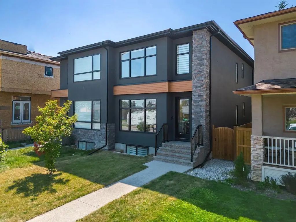 2433 30 Street Sw, Calgary