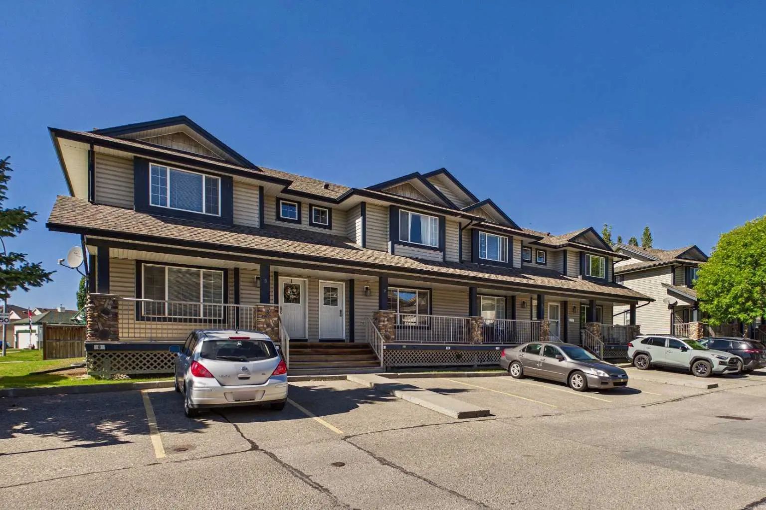 9 Citadel Point Northwest, Calgary – Residential Row/Townhouse Listing Photo 2