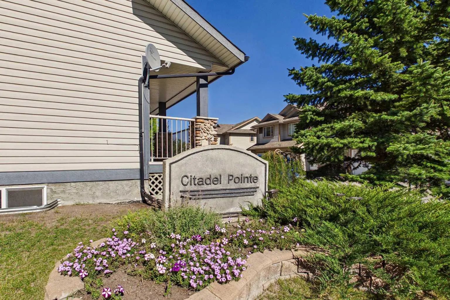 9 Citadel Point Northwest, Calgary – Residential Row/Townhouse Listing Photo 3