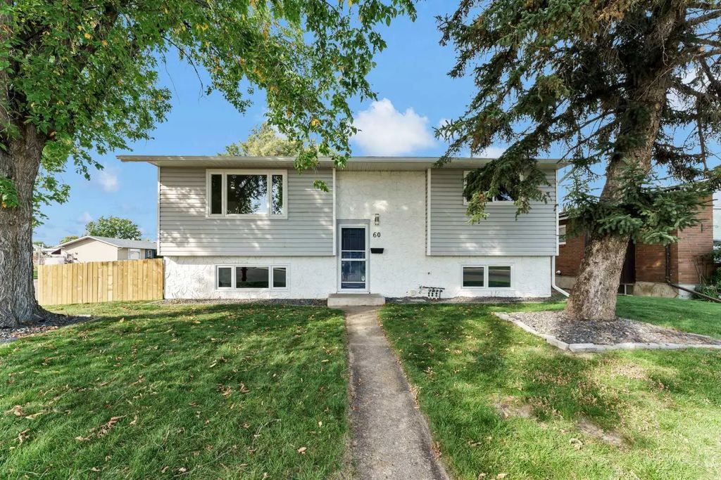 60 Gray Crescent Nw, Medicine Hat