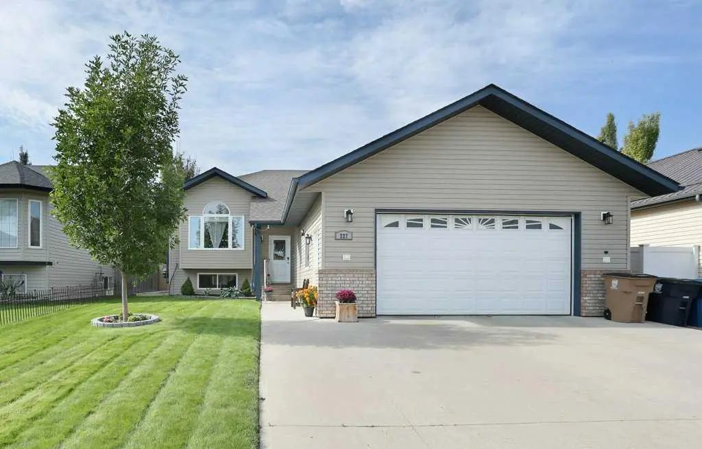 227 Meadowbrook Drive , Brooks