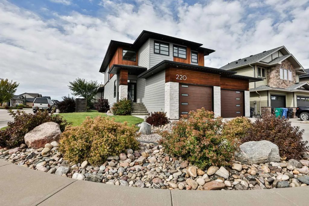 220 Canyon Estates Way W, Lethbridge