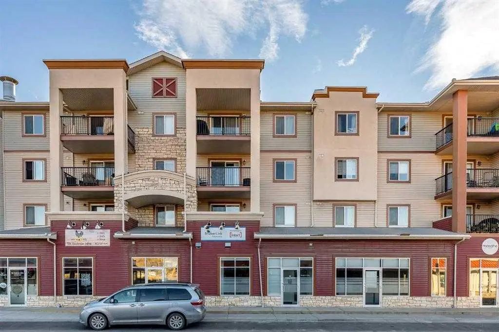 4 505 Railway Street W, Cochrane