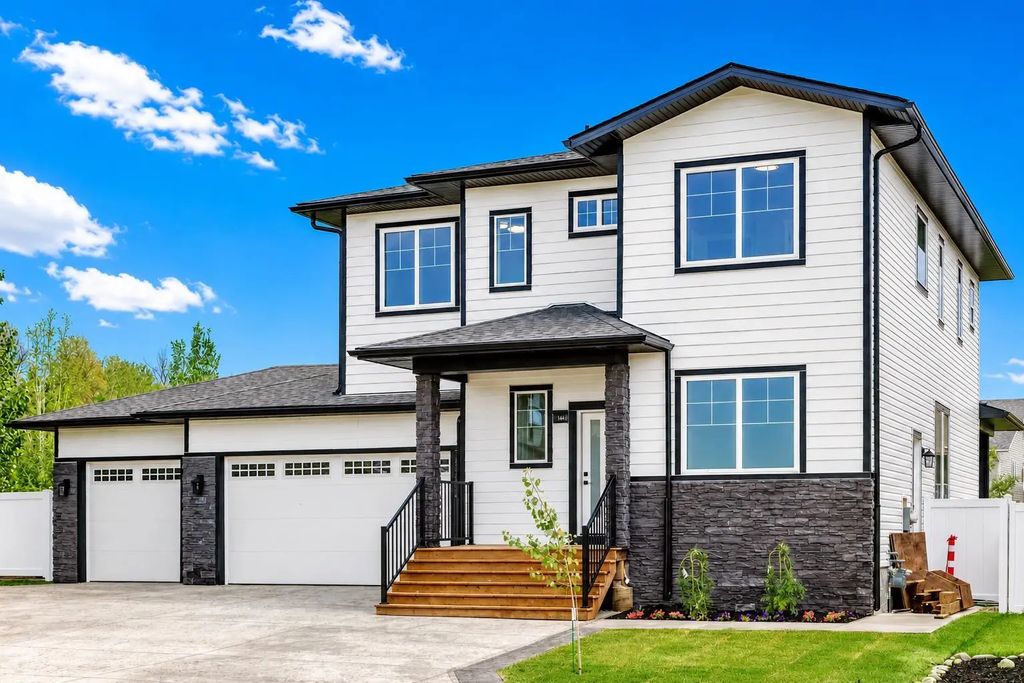 14 Napoleon Meadows Way  , Innisfail