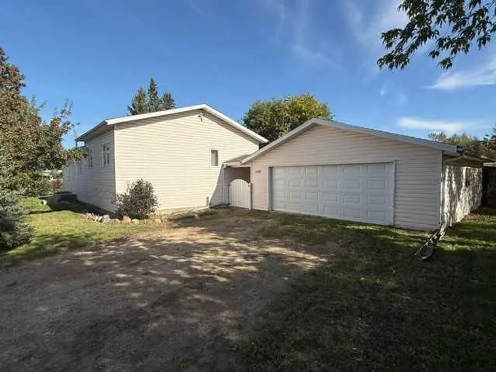 11137 92 Street , Peace River
