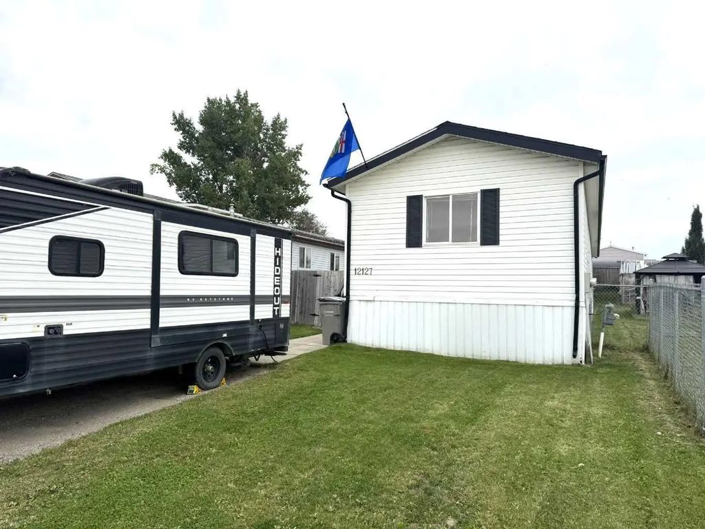 12127 97b Street , Grande Prairie