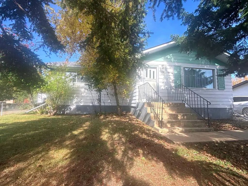 5307 45 Avenue  , Athabasca