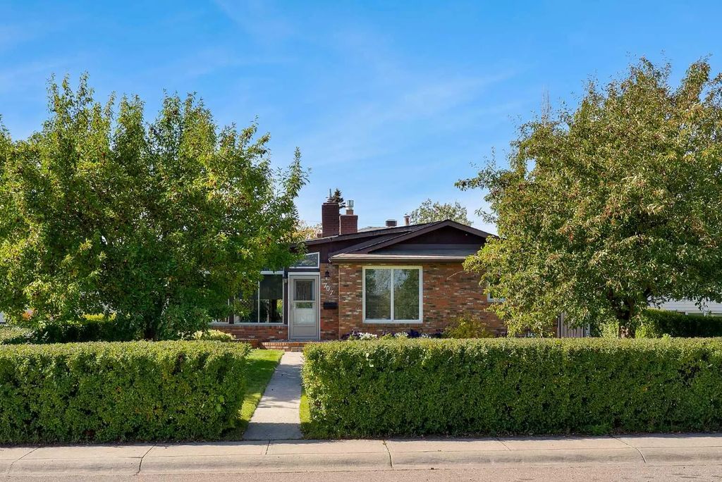 707 Fortalice Crescent Se, Calgary