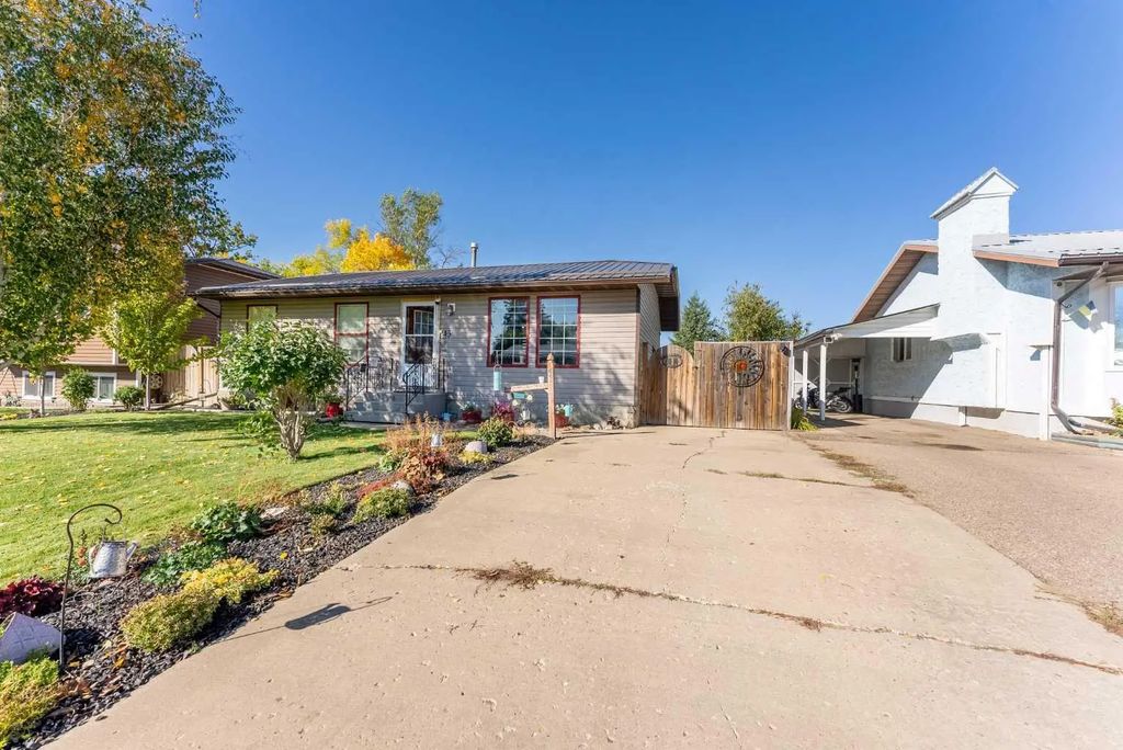43 Ash Street W, Brooks