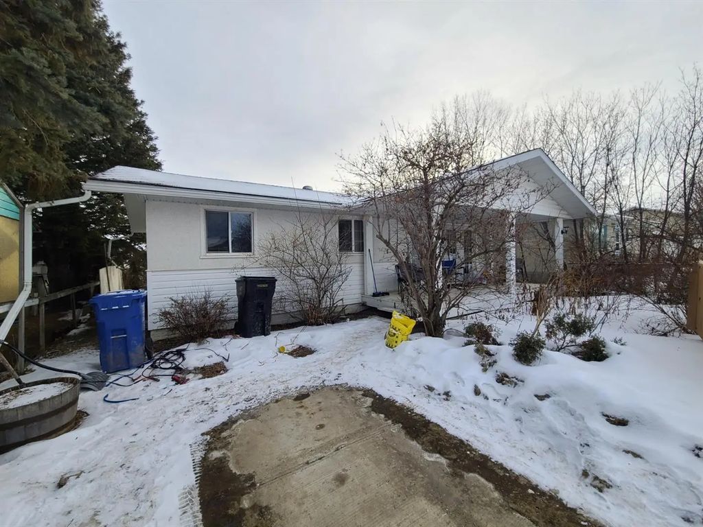 5211 50 Avenue , Grimshaw