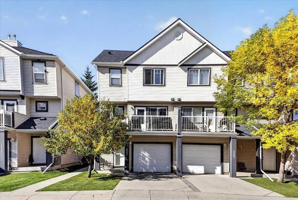 121 Everhollow Heights Sw, Calgary