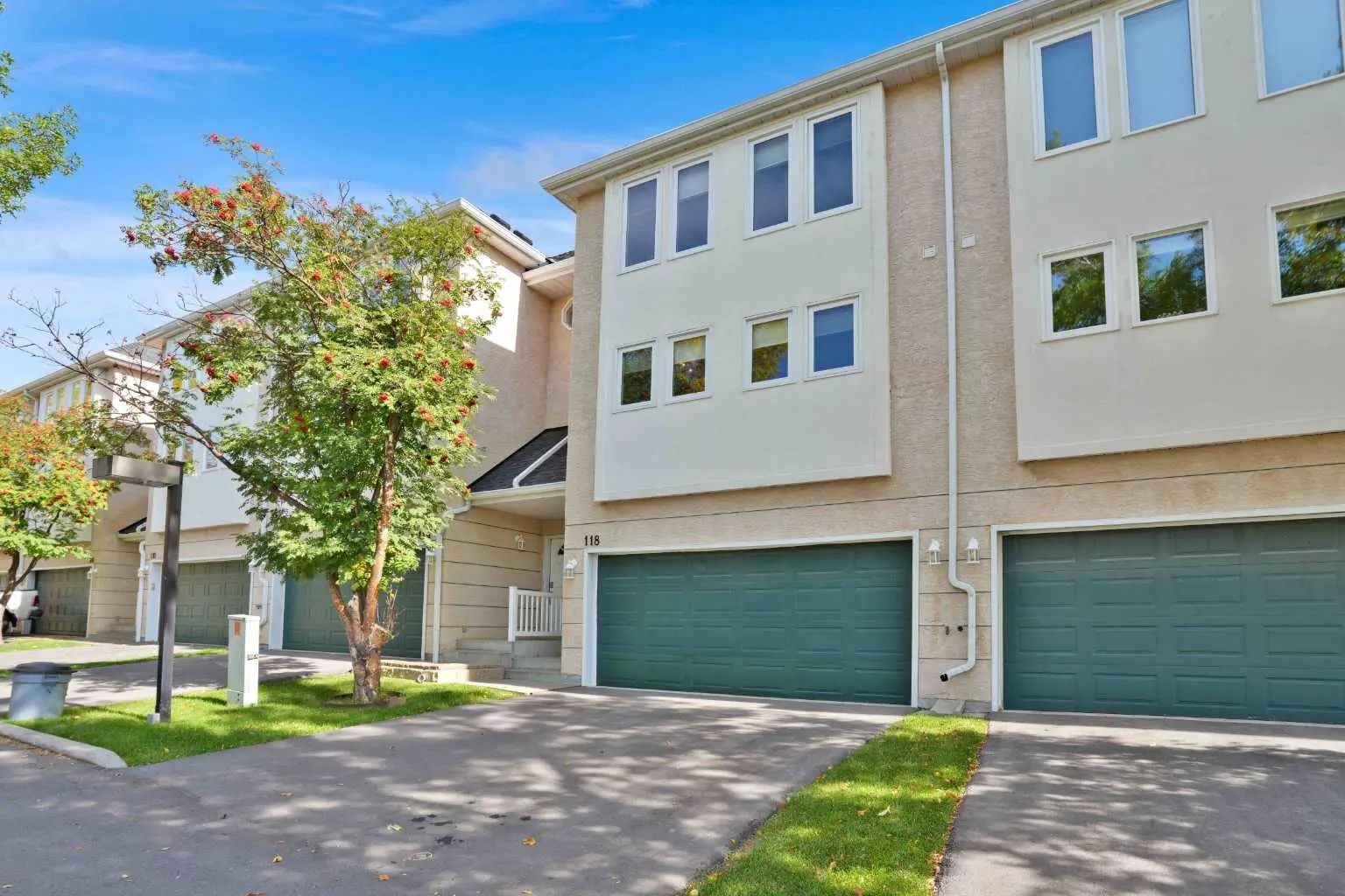 118 Candle Terrace Sw, Calgary