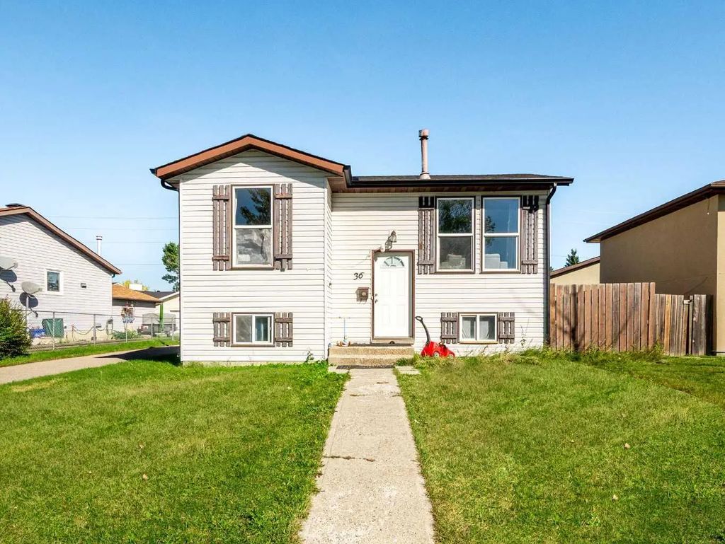 36 Castlebrook Rise Ne, Calgary