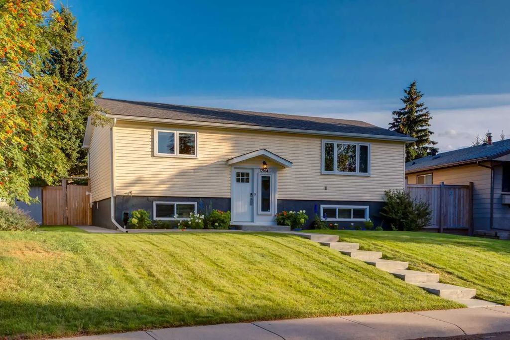 12164 Lake Michigan Road Se, Calgary