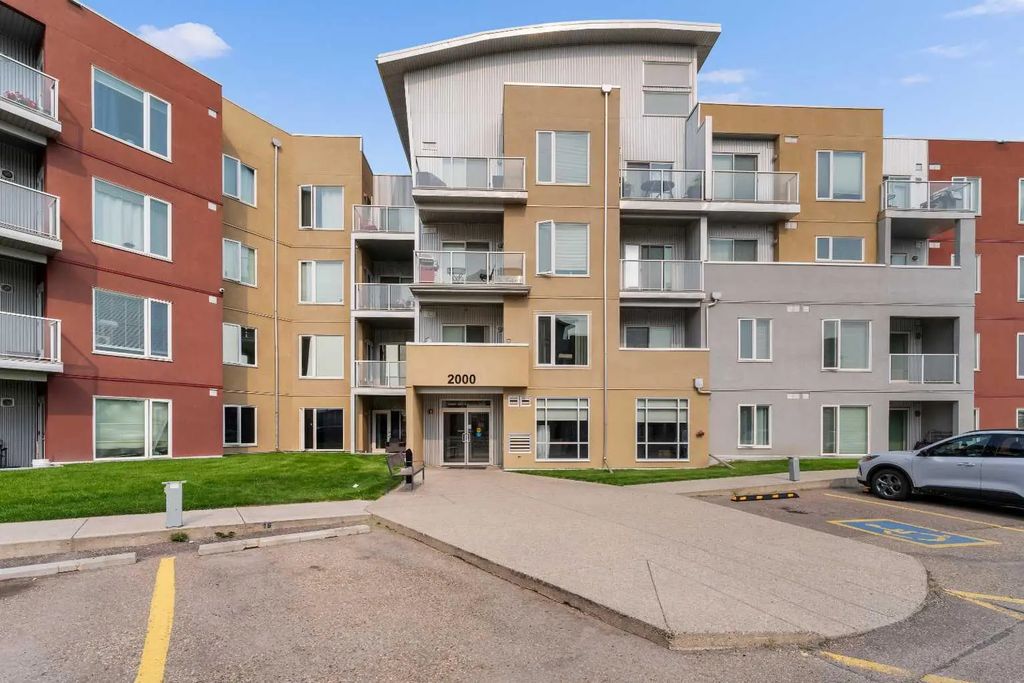 2405 604 East Lake Boulevard Ne, Airdrie