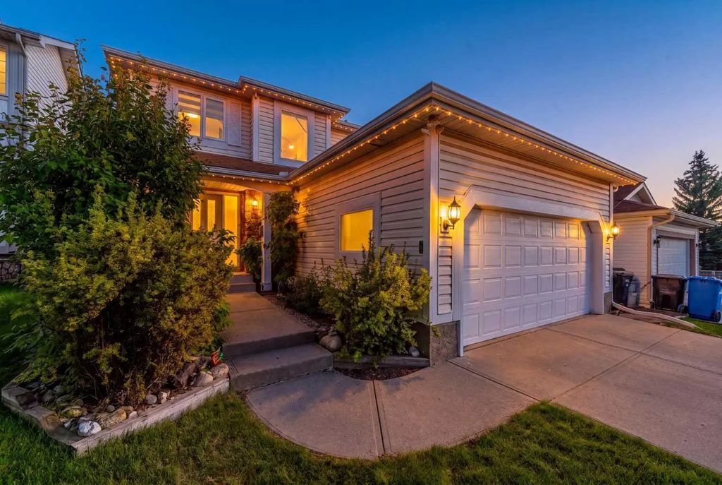 8 Hawkdale Close Nw, Calgary