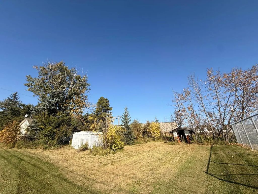 4601 52 Street , Entwistle