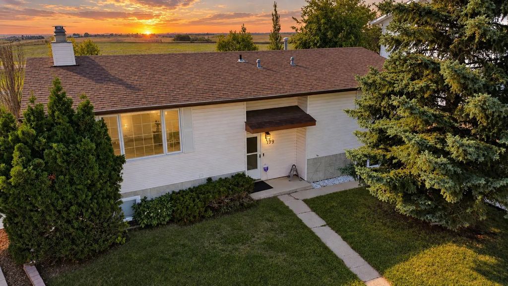 139 Shacker Crescent  E, Hanna